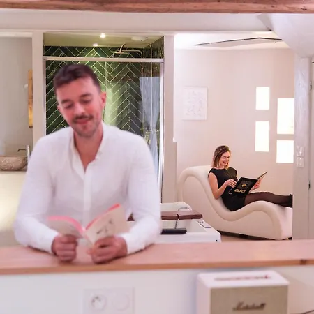 Les Jolies Nuits - A La Folie, Loft & Spa * Montrevault