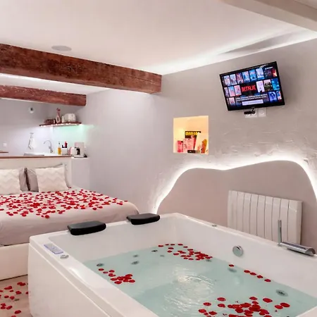 A La Folie - Loft & Apartmán