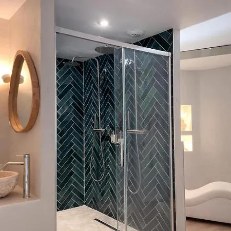 Les Jolies Nuits - A La Folie, Loft & Spa Montrevault
