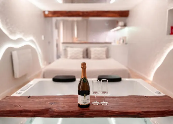 Apartment A La Folie - Loft & *