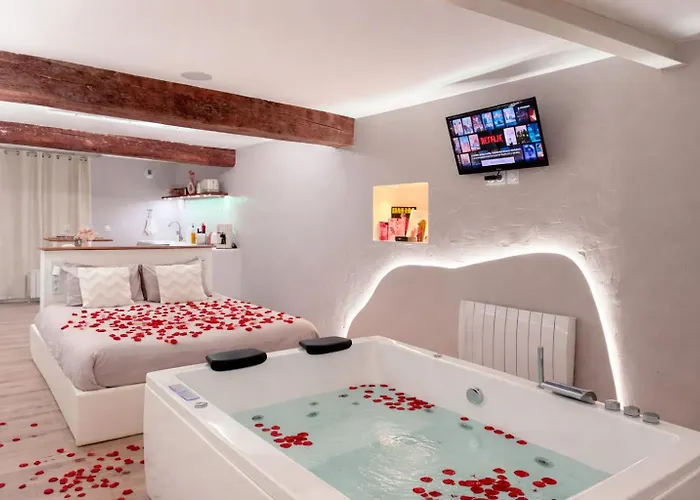 A La Folie - Loft & Apartment